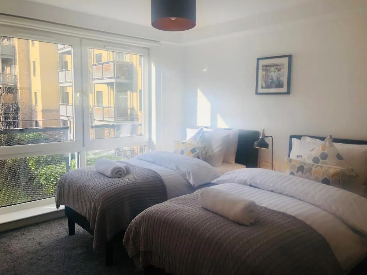 Apartment 2 Bath Free Parking Edynburg