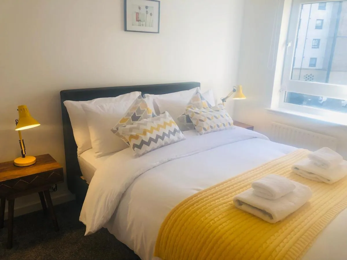 Apartment 2 Bath Free Parking Edynburg
