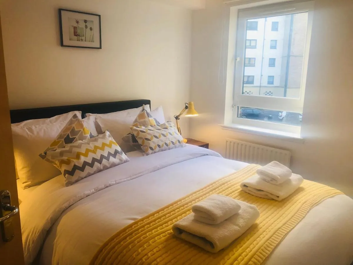 Apartment 2 Bath Free Parking Edynburg