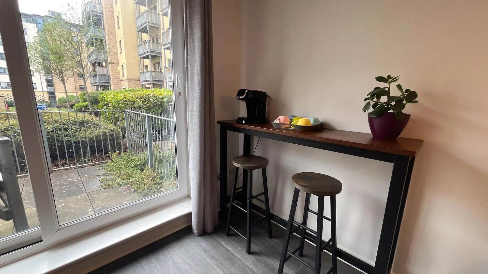 Apartment 2 Bath Free Parking Edynburg