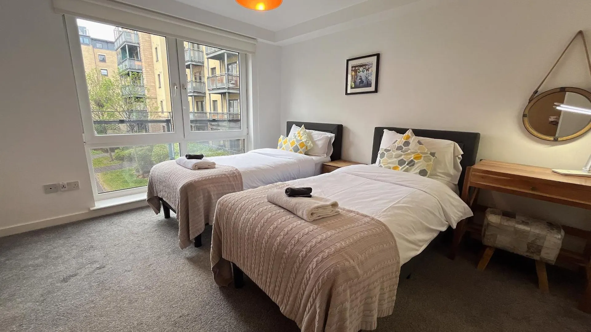 Apartment 2 Bath Free Parking Edynburg